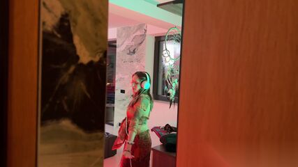 Busty Big Boogie Girlfriend POV